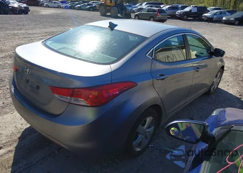 2013 Hyundai Elantra Gls z USA, uszkodzony, nr VIN KMHDH4AE0DU675062